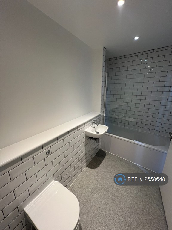 1 bedroom flat in Vale Road, Crosby, Liverpool, L23 (1 bed) (#2658648)