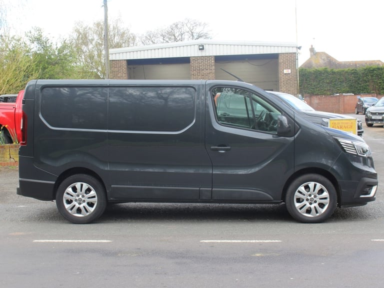 2023 Renault Trafic 2.0 dCi Blue 28 Sport Panel Van 5dr Diesel Manual SWB Euro