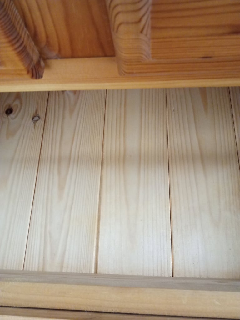 SOLID PINE CHEST OF DRAWERS 