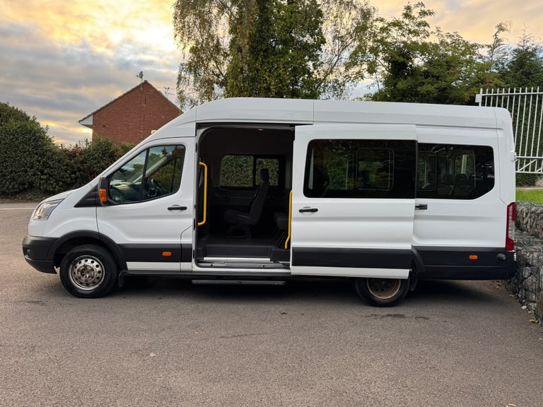 2015 Ford Transit 2.2 TDCi 460 Minibus 5dr Manual L4 H3 (17 seats) NA Diesel Manual