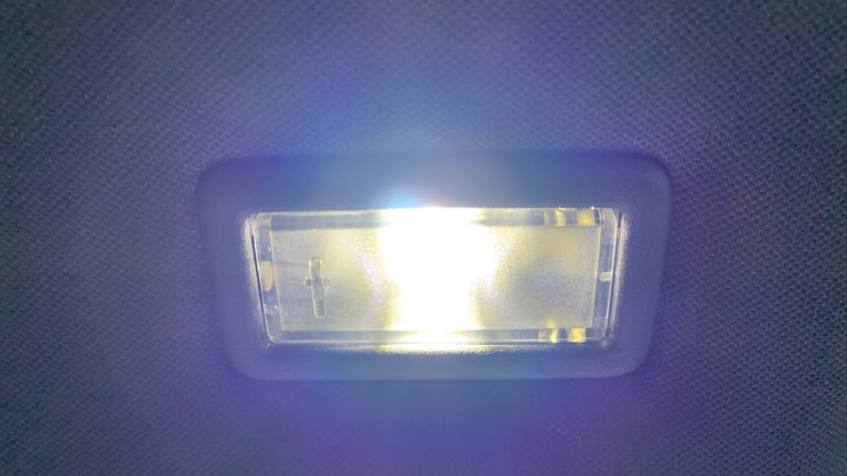 2018 Land Rover Range Rover Velar 2.0 D240 R-Dynamic SE SUV 5dr Diesel Auto 4WD Euro 6 (s/s) (240...