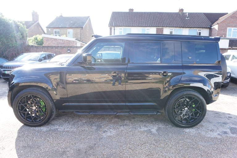 2023 Land Rover Defender 3.0 D300 X-Dynamic HSE 110 5dr Auto [7 Seat] ESTATE DIESEL Automatic