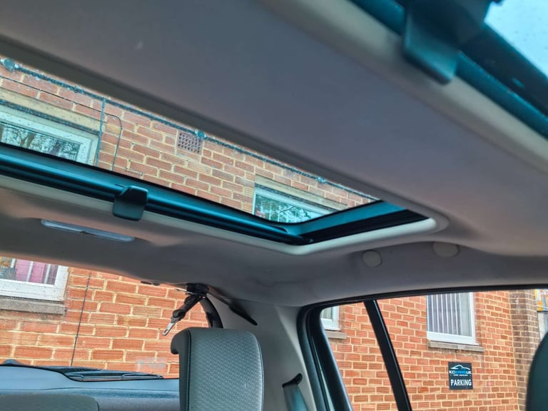 2009 Renault Clio 1.1 Clio Expression 16v 5dr Hatchback Petrol Manual