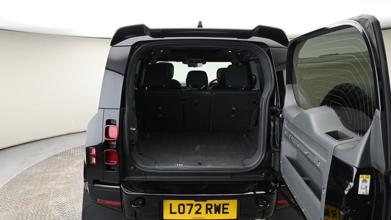 2023 Land Rover Defender 110 3.0 D300 MHEV X-Dynamic HSE SUV 5dr Diesel Auto 4WD Euro 6 (s/s) (30...