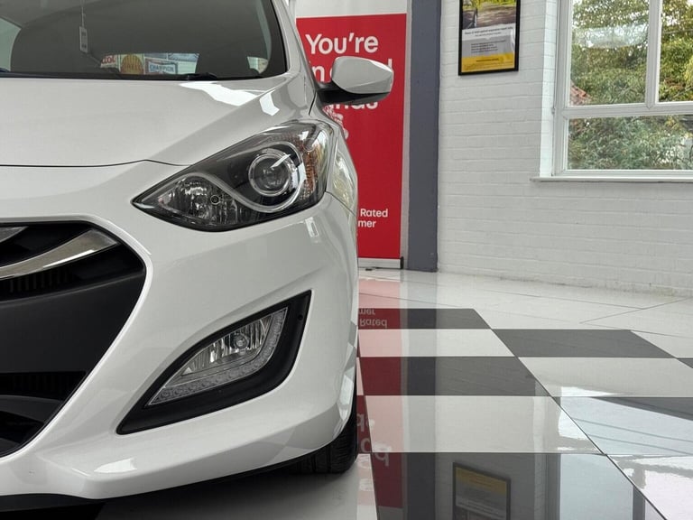 HYUNDAI I30 1.6 CRDi Blue Drive Active Tourer Euro 5 (s/s) 5dr 2014