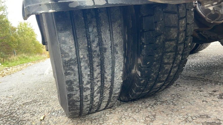  2010 (60) LEYLAND DAF CF 75.310 SKIP LOADER. 6X4. 26 TON GVW. BOUGHTON GEAR