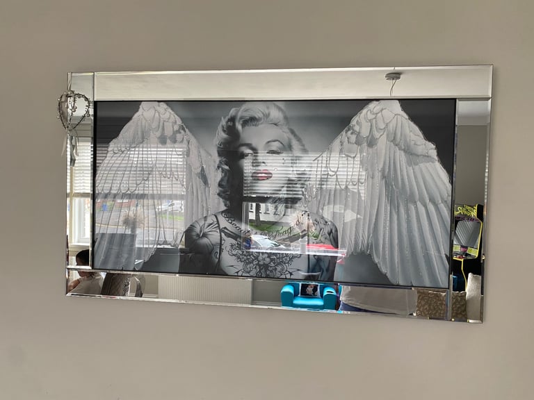 image for Marilyn monroe mirror picture 