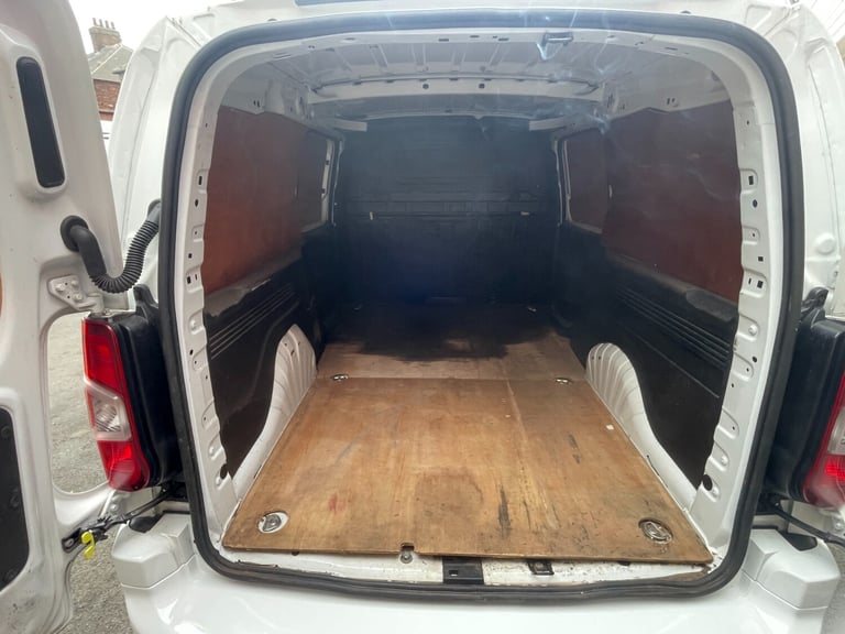 2021 Vauxhall Combo 2300 1.5 Turbo D 100ps H1 Sportive Van PANEL VAN Diesel Manual