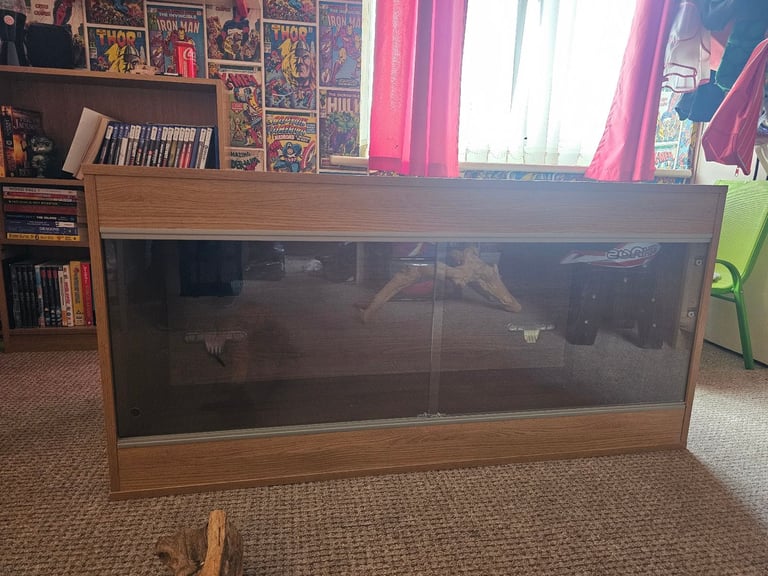 Vivarium with Thermostat - SOLD