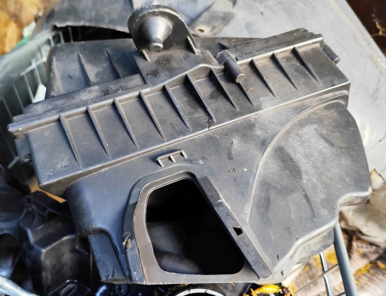 FORD MONDEO MK4 / GALAXY MK3 /S-MAX MK2 2.0 AIR FILTER BOX - £15