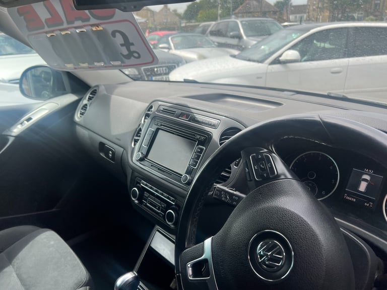 2013 Volkswagen Tiguan 2013 2.0 TDi BlueMotion Tech SE 5dr 4X4  DSG AUTO BLACK SERVICE HISTORY ES...