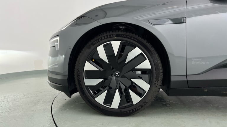 2025 Polestar Polestar 4 Polestar 4 Long range Single motor - Base Estate Electric Automatic
