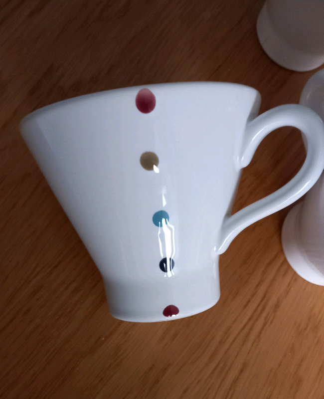 image for 4 coffee/tea mugs dot design