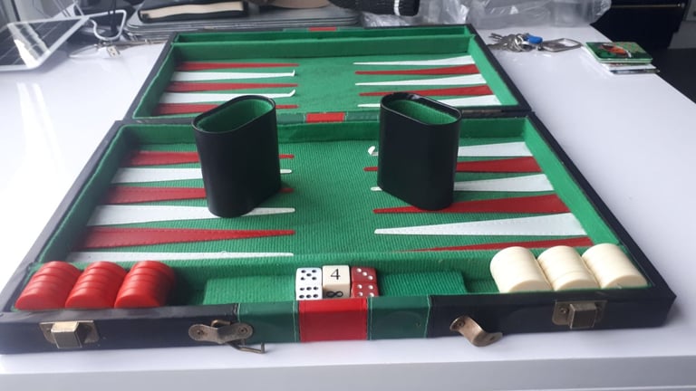Vintage Backgammon Board Game Faux Leather Case Black Red Green Complete