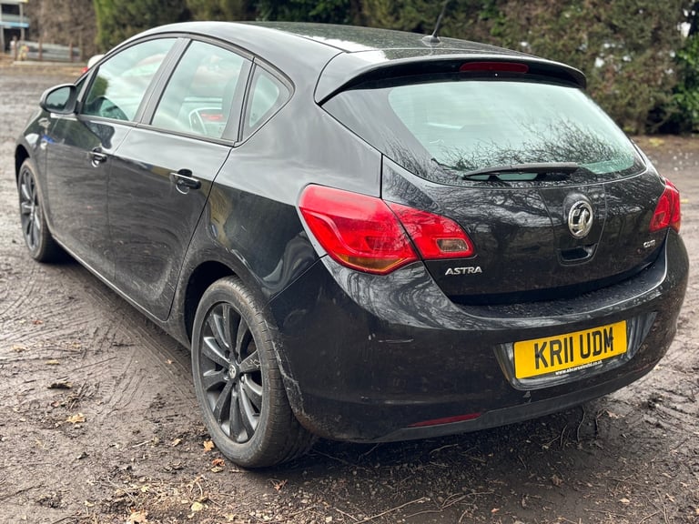 2011 Vauxhall Astra 1.7 CDTi 16V ecoFLEX Exclusiv 5dr HATCHBACK Diesel Manual