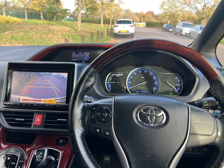 2015 Toyota Noah MPV Hybrid Electric  Automatic