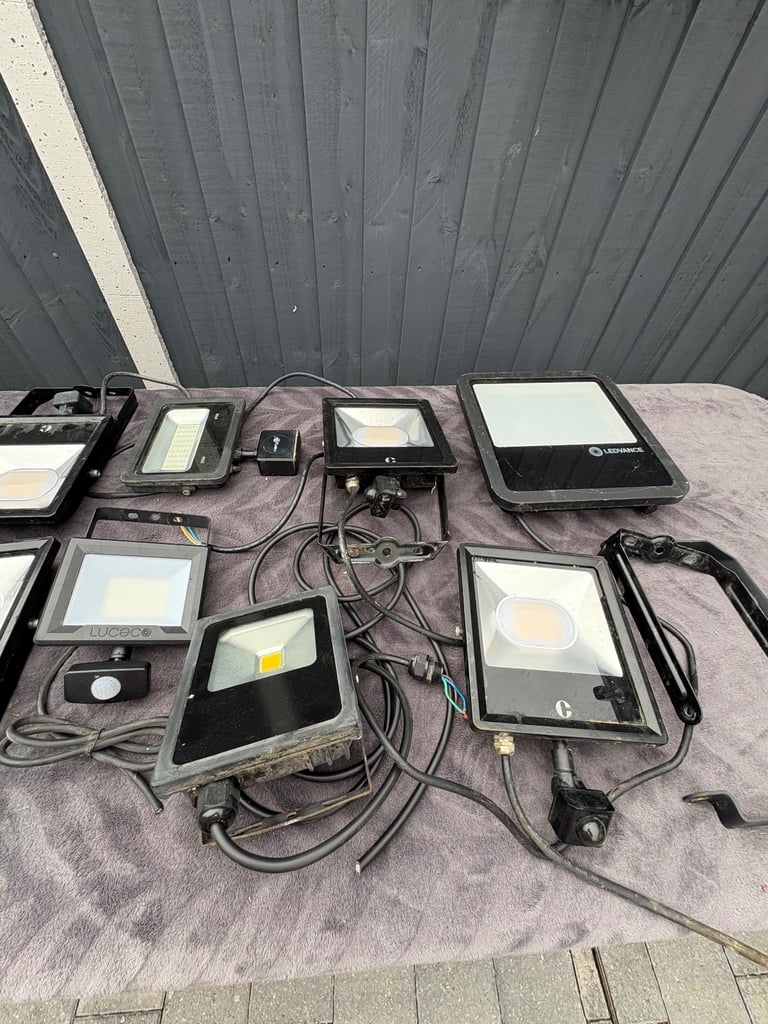 Out door sensor lights (job lot)