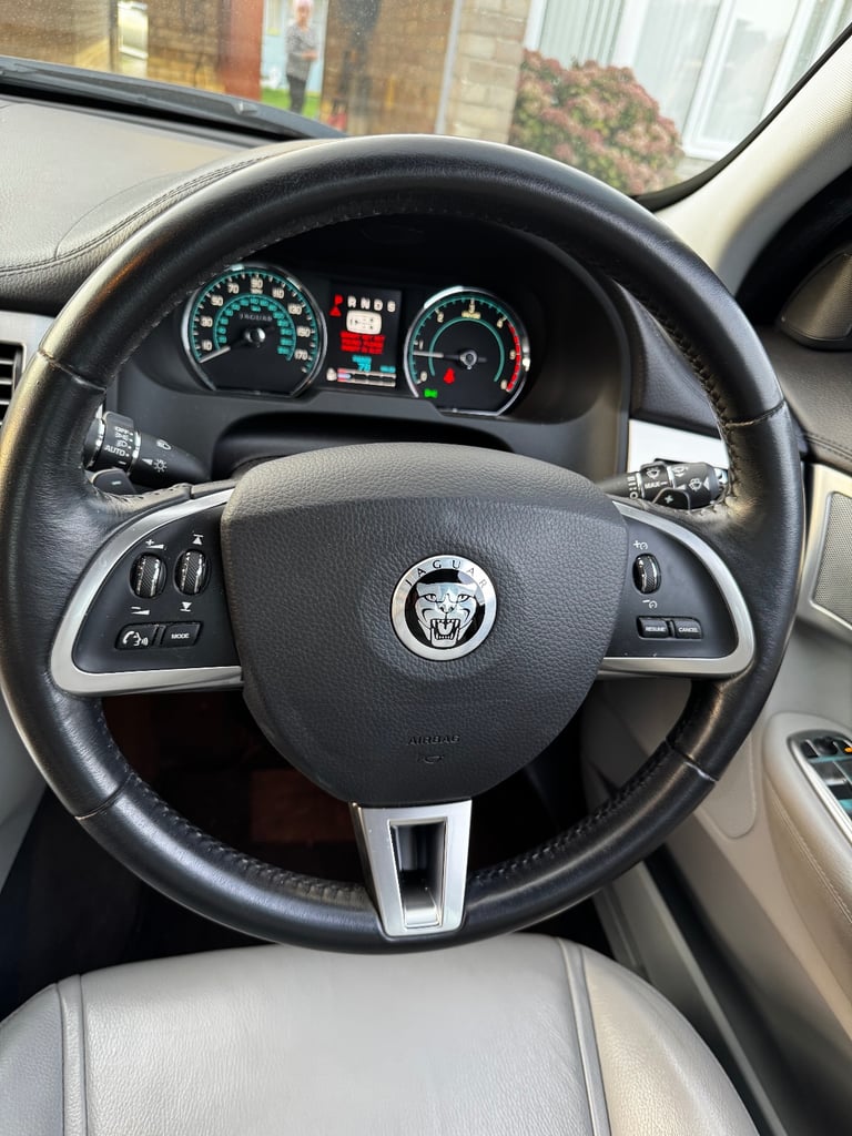 Jaguar, XF, Saloon, 2012, Other, 2993 (cc), 4 doors