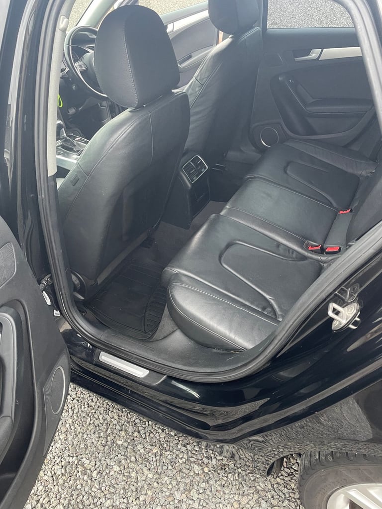 Audi, A4, Saloon, 2013, Manual, 1968 (cc), 4 doors