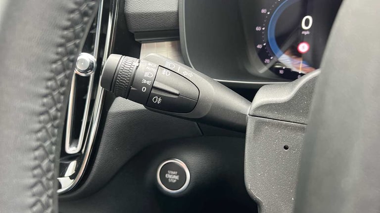 2022 Volvo XC40 2.0 B3P Plus Dark 5dr Auto SUV Petrol Automatic