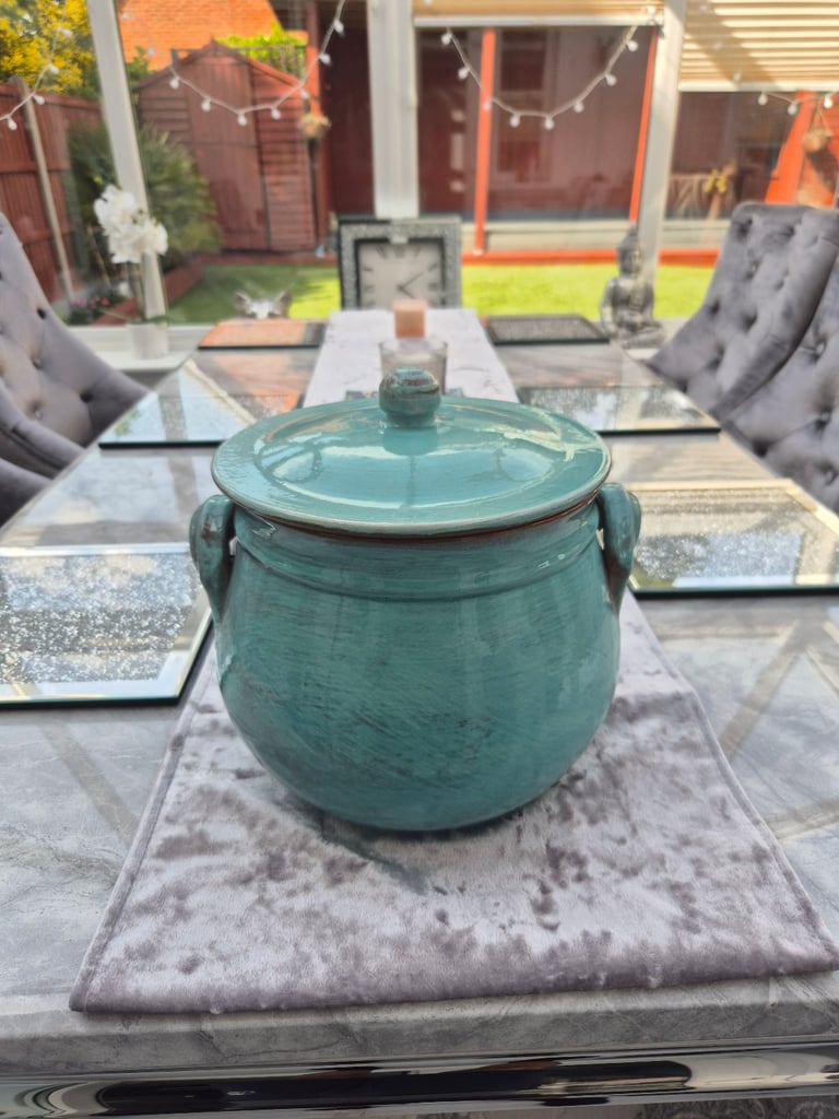 image for 🍲 Brand New Large TK Maxx Ceramic Slow Cooking Pot – Stylish & Durable – £30! 🍲