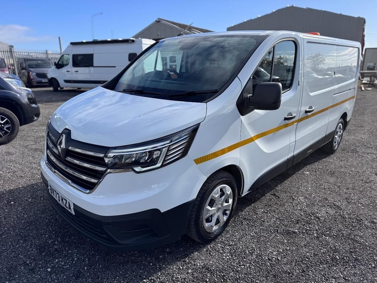 2023 73 Renault Trafic LL30 LWB Advance Van. Aircon. Appleplay. Rear Cam. NAV.