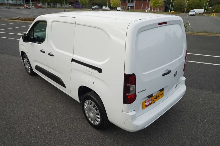 2022 Vauxhall Combo 1.5 Combo 2300 Sportive L2 LWB + 3 Seater + Twin Slider + Top Spec Van Panel ...