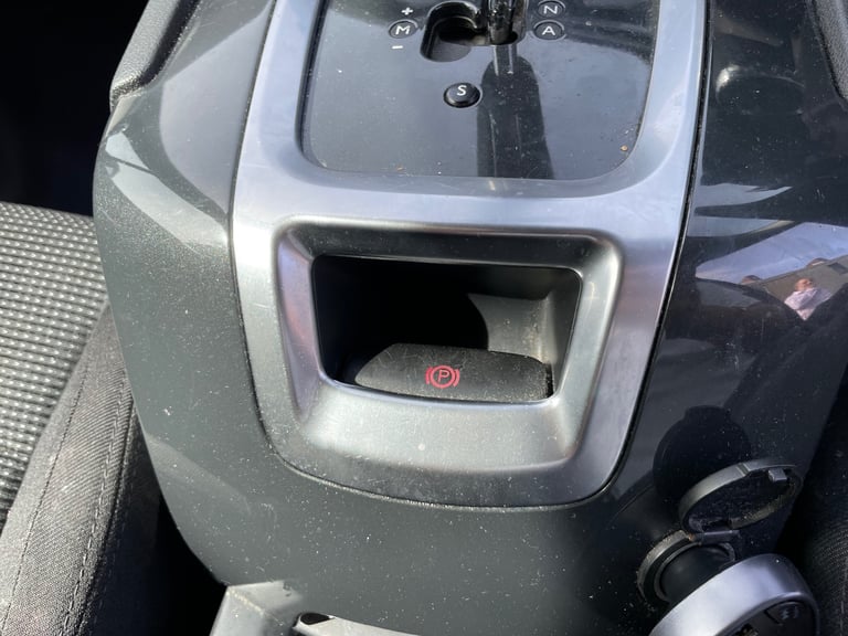 Peugeot, 5008, MPV, 2011, Semi-Auto, 1560 (cc),5 doors - Image 8