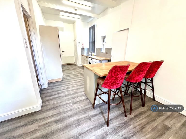 6 bedroom house in Camberwell Terrace, Leamington Spa, CV31 (6 bed) (#2659813)