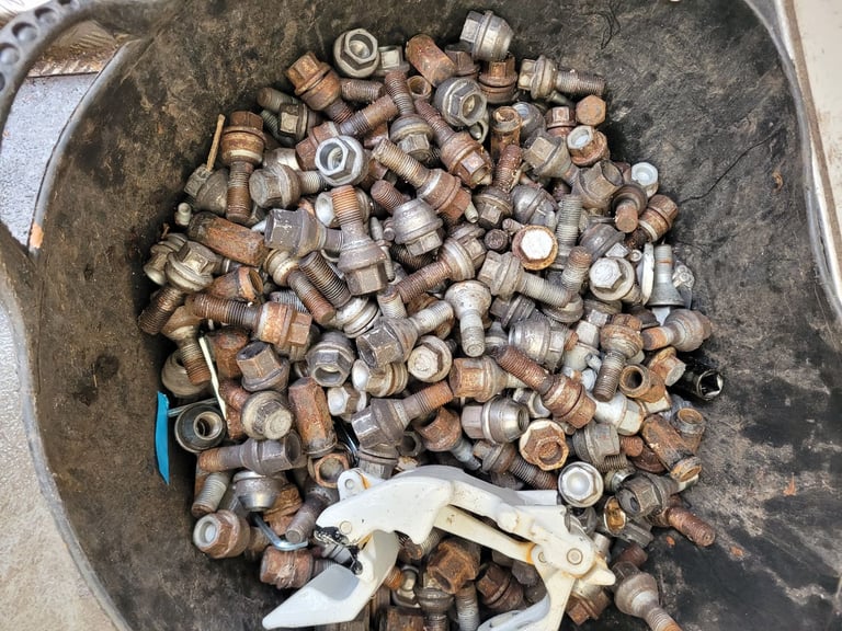 image for Hundreds of van nuts and bolts mainly for wheels just £99 bring your own bucket 