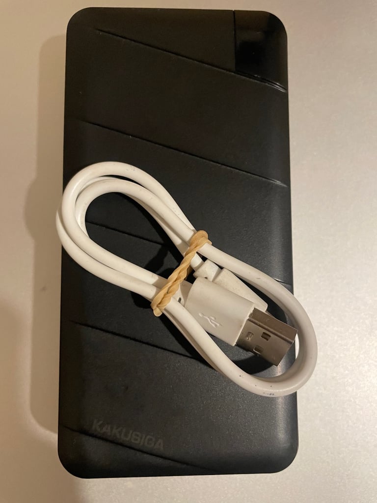 Powerbank fast and holds its charge 20000 MaH
