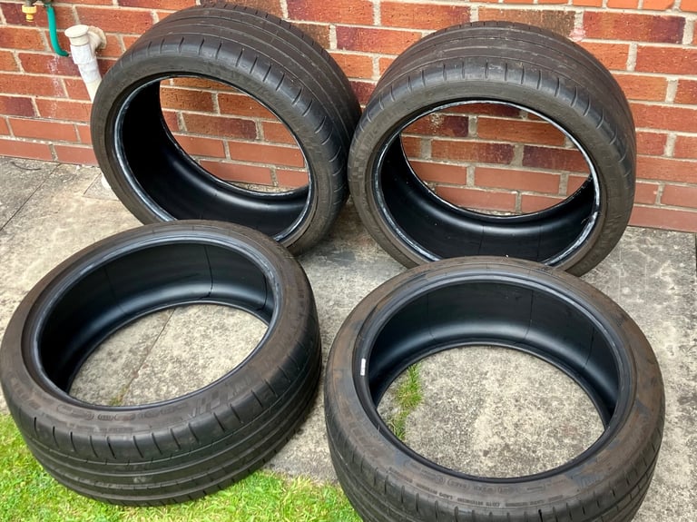 Michelin Pilot Super Sport tyres (2 x 225/40 R18 Y (88) and 2 x 245/35 R18 Y (92)) Part Worn