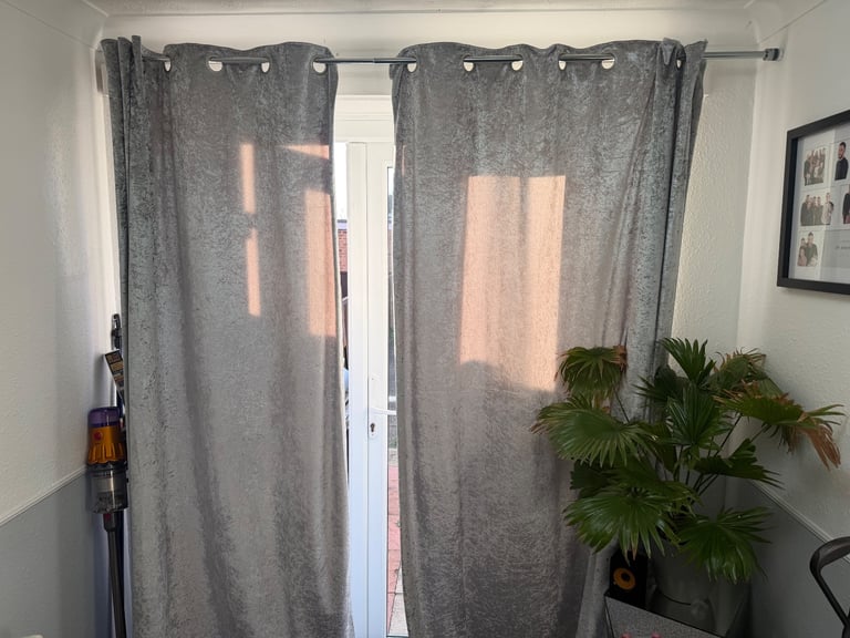 X2 sets of curtains 