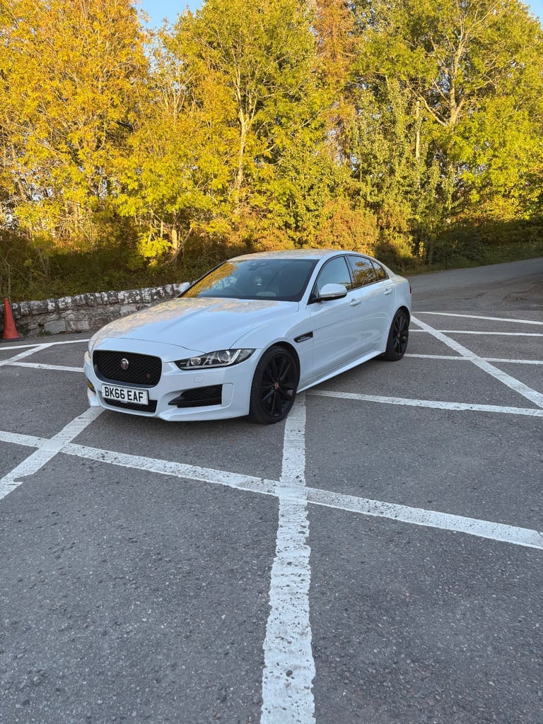 image for Jaguar, XE, Saloon, 2016, Manual, 1999 (cc), 4 doors