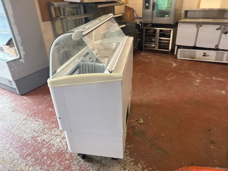 Commercial fridge 