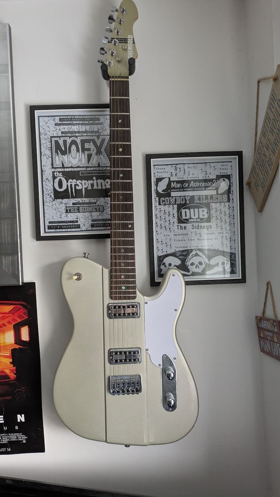 Shergold Telstar ST14 Champagne Gold electric guitar