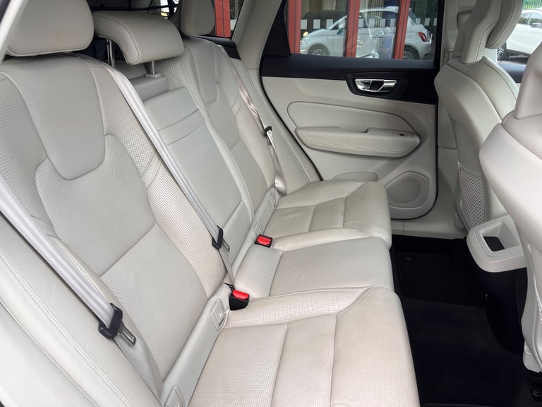2017 Volvo XC60 2.0 T5 Inscription SUV 5dr Petrol Auto AWD Euro 6 (s/s) (254 ps)
