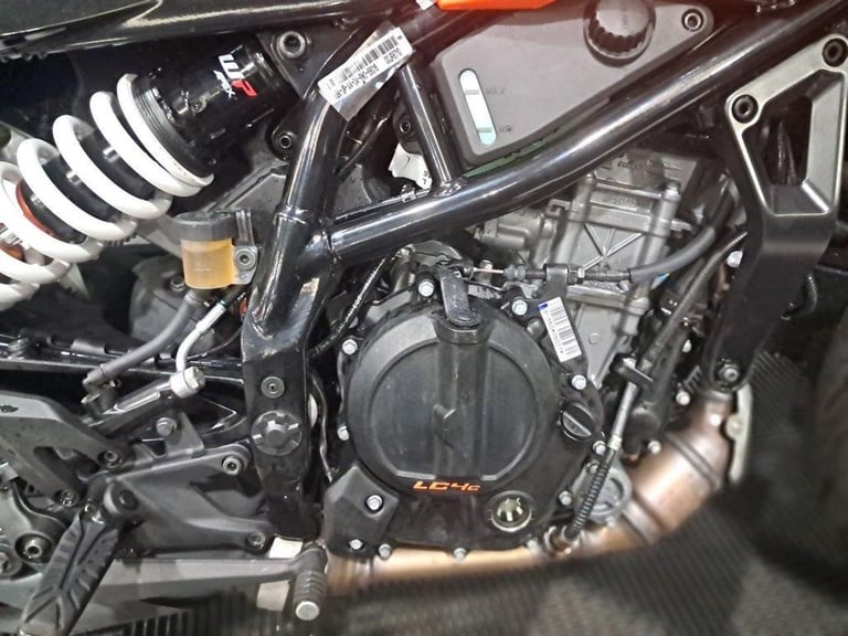 2024 24 KTM 125 DUKE 125 NAKED PETROL MANUAL X-RING EURO 5 (15 PS)