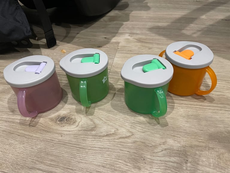 image for 4 Tommee Tippee plastic sippy cups