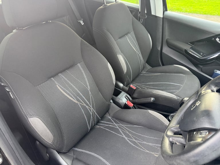 Peugeot, 208, 2015, Manual, 1398 (cc), 5 doors