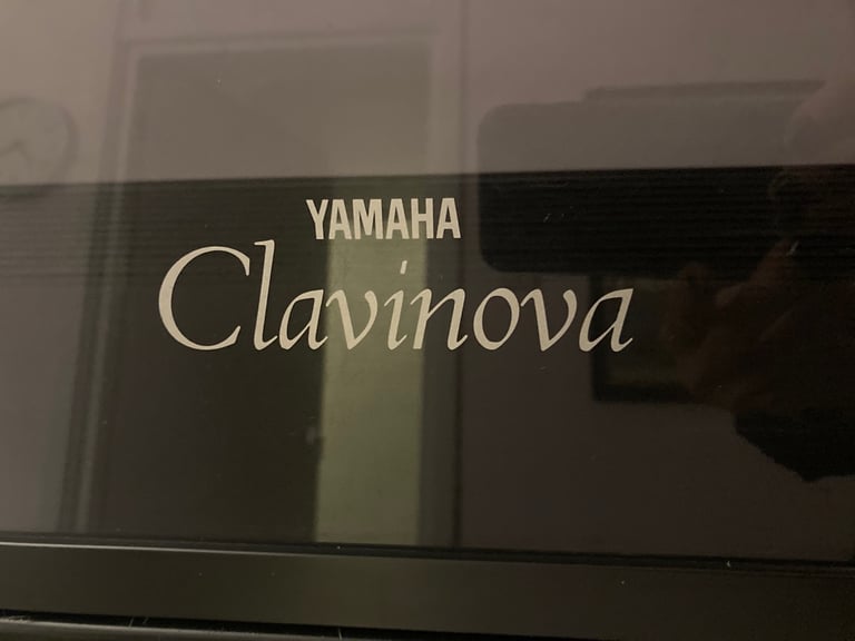 Yamaha Clavinova CLP 300 