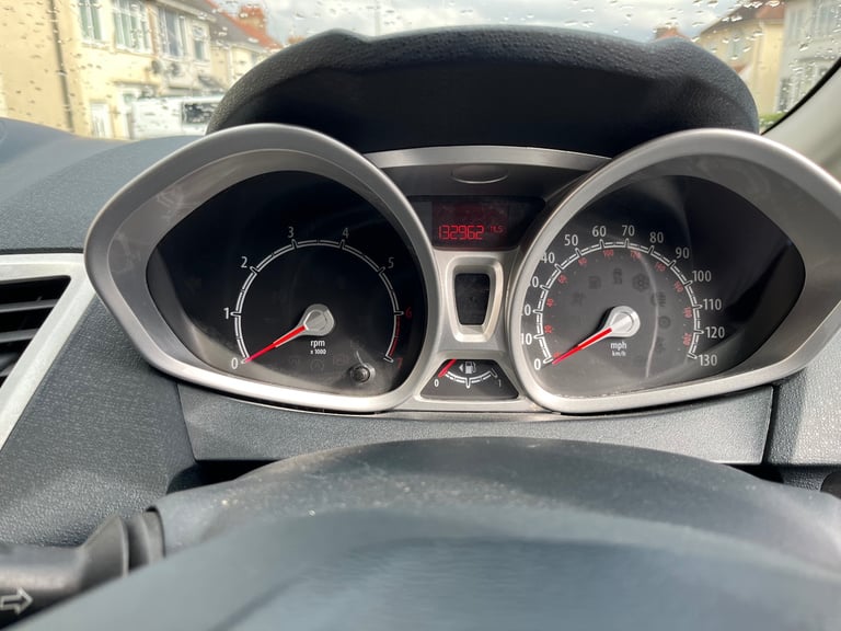 Ford, FIESTA, Hatchback, 2011, Manual, 1242 (cc), 5 doors