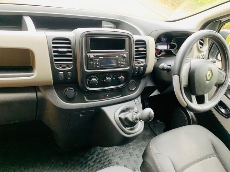 2016 1.6 Dci RENAULT TRAFIC EURO 6 ULEZ VAN 111k MILES MOT till 10/2026 like VIVARO NV300 NO VAT