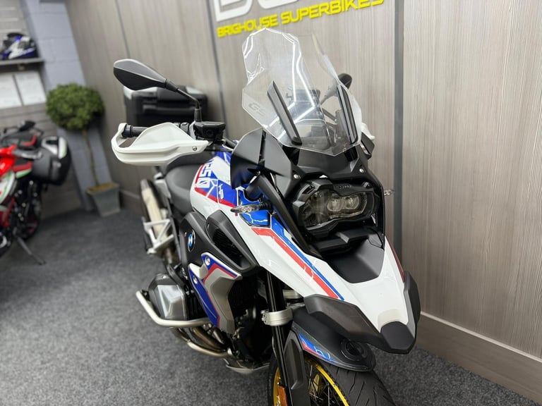 2020 20 BMW R1250GS Rallye - AKROPOVIC - Recent Service @ BMW Main Dealers