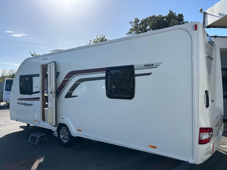 2017 Swift Challenger Hi-Style 560 Rear Island Fixed Bed 12 Months Warranty