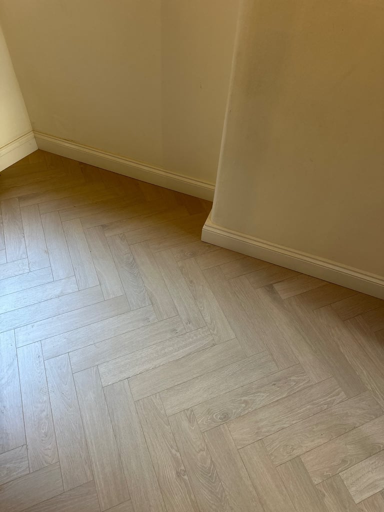 Laminate Herringbone Vinyl LVT Flooring Furniture Assembly Paint Wallpaper Wall Panelling 