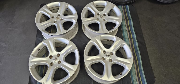 Peugeot Genuine 18 alloy wheels