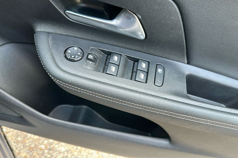  Vauxhall Mokka 1.2 Turbo Sri Premium Suv 5dr Petrol Manual Euro 6 s/s 130 Ps