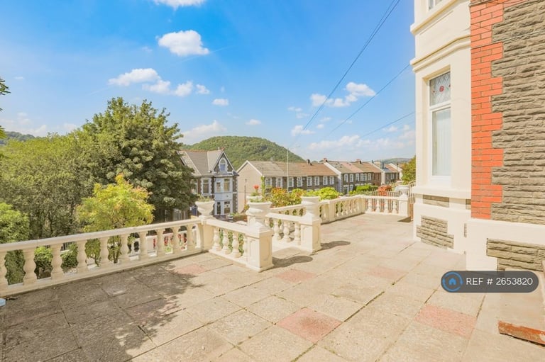 1 bedroom flat in Merthyr Road, Pontypridd, CF37 (1 bed) (#2653820)