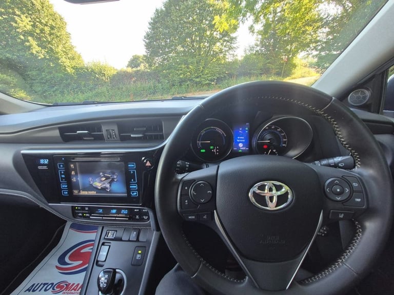 2018 Toyota Auris 1.8 VVT-h Icon Tech Hatchback 5dr Petrol Hybrid CVT Euro 6 (s/s) (136 ps) Hatch...
